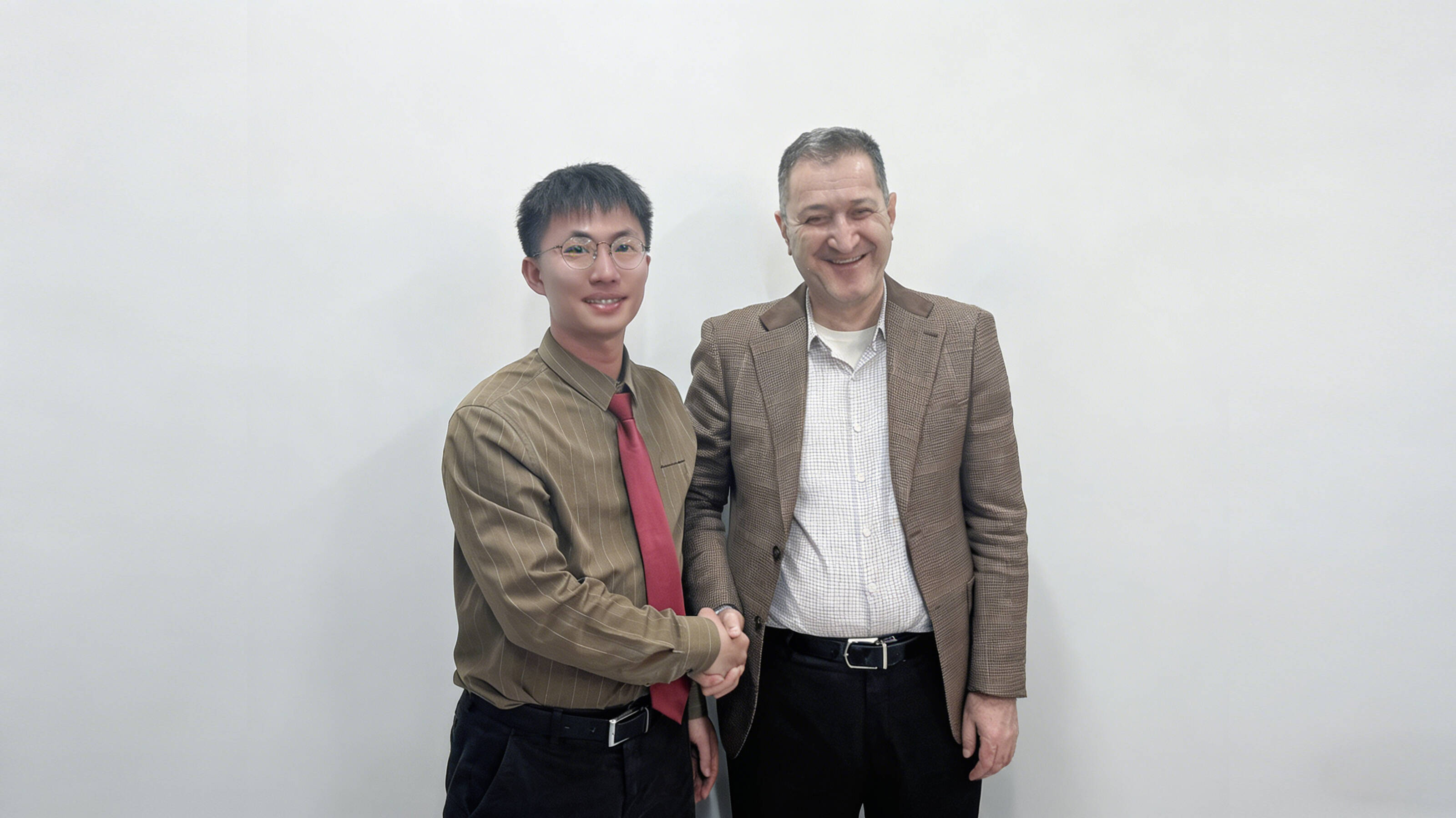 上合组织经贸交流中心主任王瑞才履新，获创始揭牌人卓农·舍拉利·萨伊达米尔高度肯定