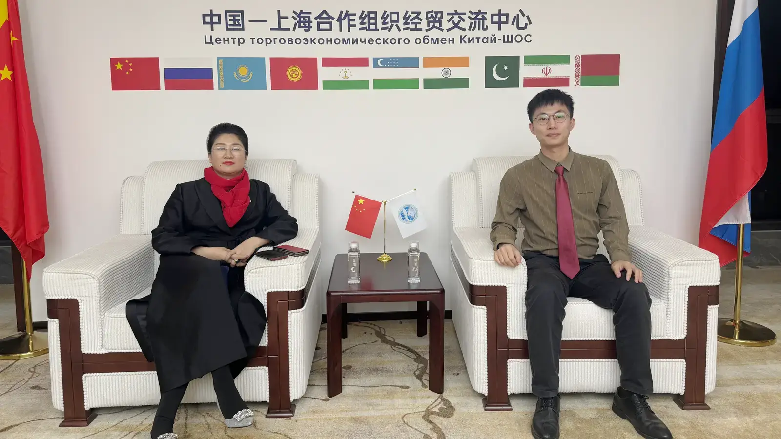 中心陈云主任授牌王瑞才主任